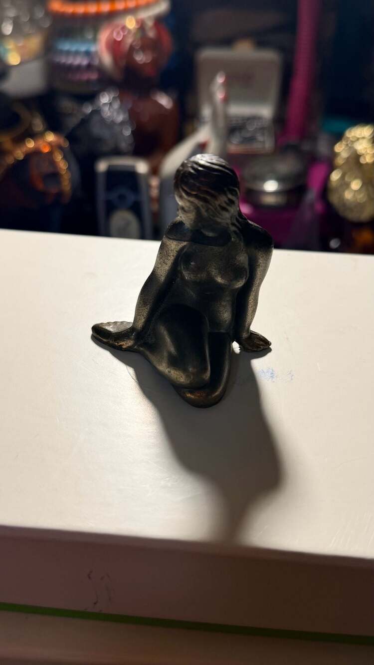 Vtg Small Bronze Figurine Nude Woman